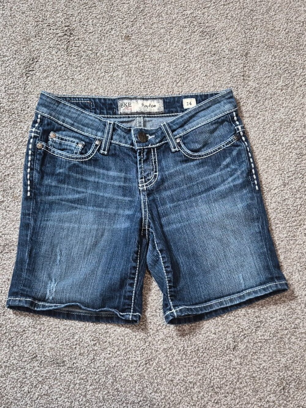 BKE "Payton" Blue Denim Low-Rise Jean Shorts; Size 24